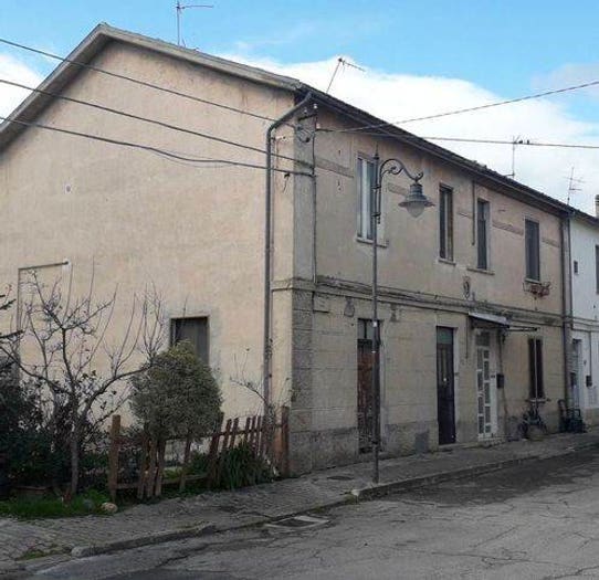 Casa quadrilocale in vendita in Via Roma, Centro, Salle