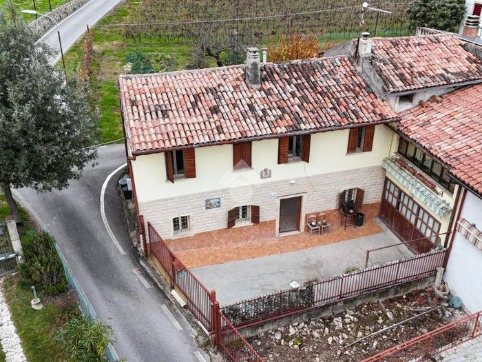 Casa con 5 locali in vendita in Via Valle, Mezzane di Sotto