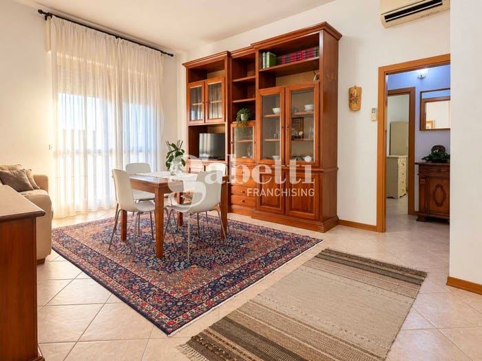 Appartamento con 6 locali in vendita in Via Don Giovanni Minzoni, Centro, Montale