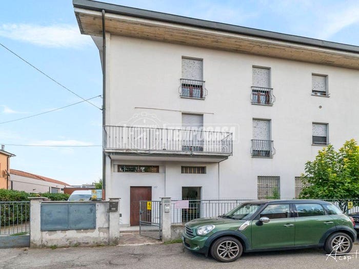 Appartamento con 6 locali in vendita in Via Cesare Della Chiesa, Villaggio Giardino, Modena