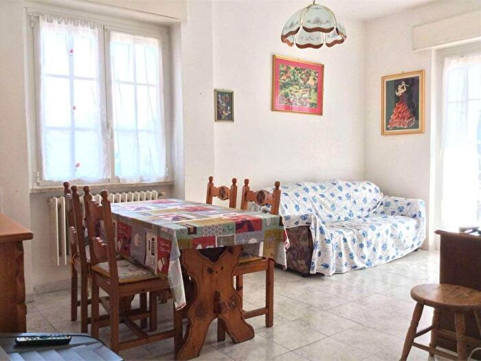 Appartamento con 5 locali in vendita in Via Mazzini, Borghetto Santo Spirito