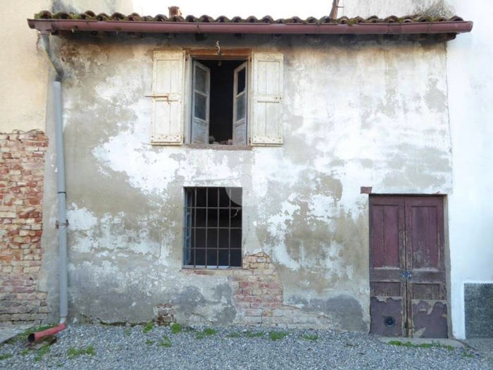 Casa quadrilocale in vendita in Frazione Fontanelle, Zenevredo
