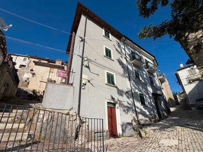 Casa con 5 locali in vendita in Via Martini Severino, Rovere, Rocca di Mezzo