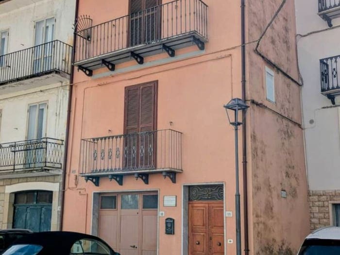Casa con 6 locali in vendita in Piazza Trento e Trieste, Castelverrino