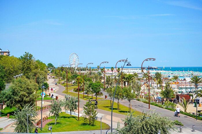 Appartamento trilocale in vendita in Viale Pola, Rimini