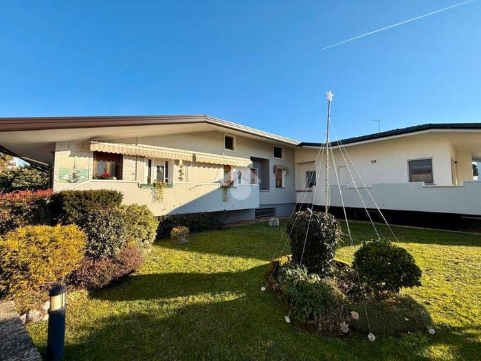 Casa trilocale in vendita in Via Dante Alighieri, Centro, Fiume Veneto