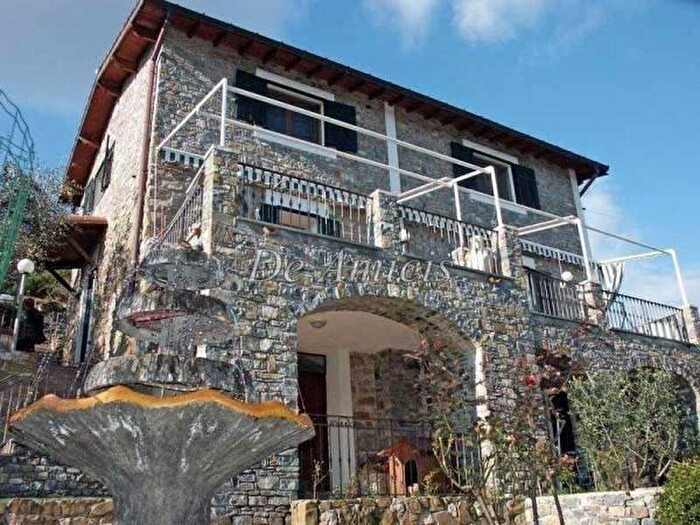 Casa con 5 locali in vendita in Dolceacqua