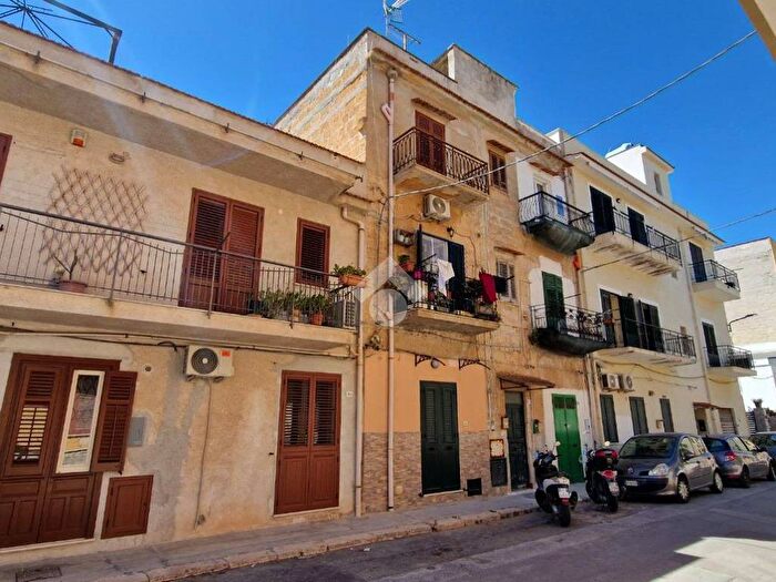 Appartamento trilocale in vendita in Via Ennio, Sferracavallo Barcarello, Palermo