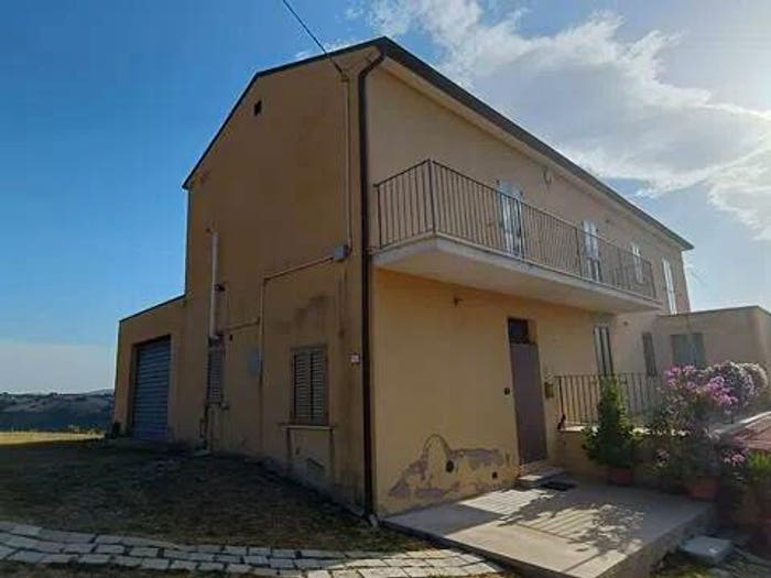 Casa con 6 locali in vendita in Paese SNC, Casoli