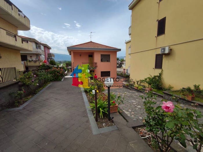 Casa con 6 locali in vendita in Via Spiaggia, Centro, Mascali