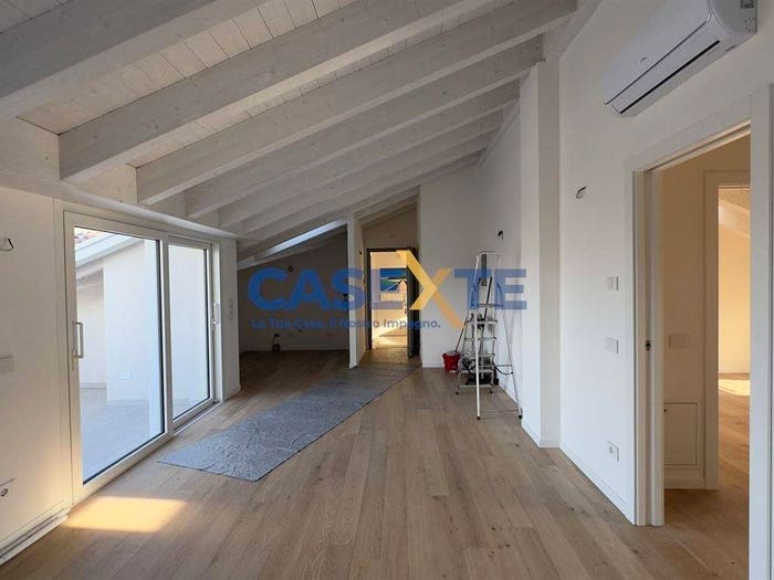 Appartamento trilocale in vendita in Via Francesco Agello, Rivoltella, Desenzano del Garda