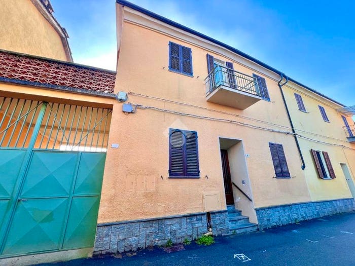 Casa con 6 locali in vendita in Via roma, Piea