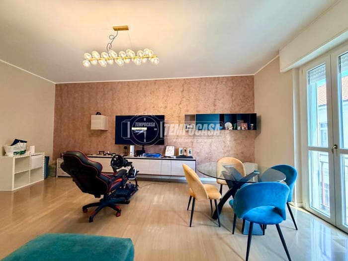 Appartamento trilocale in vendita in Via Crivelli, Centro, Parabiago