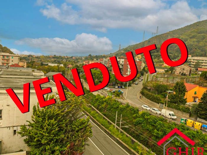 Appartamento trilocale in vendita in Via Borzoli, Borzoli, Genova