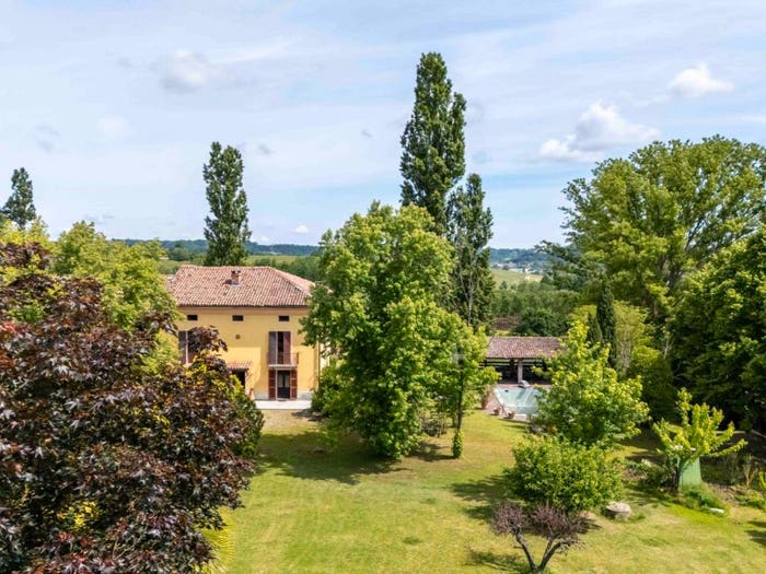 Casa con 6 locali in vendita in Viale Umberto I, Nizza Monferrato