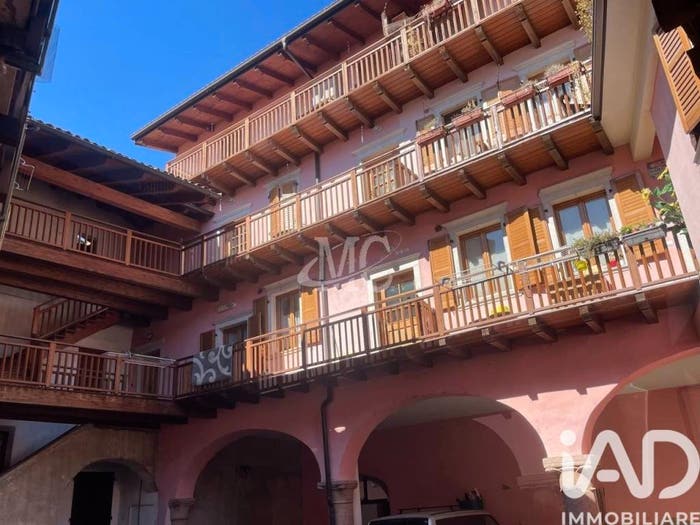 Appartamento quadrilocale in vendita in Piazza Cesare Battisti, Centro, Pomarolo