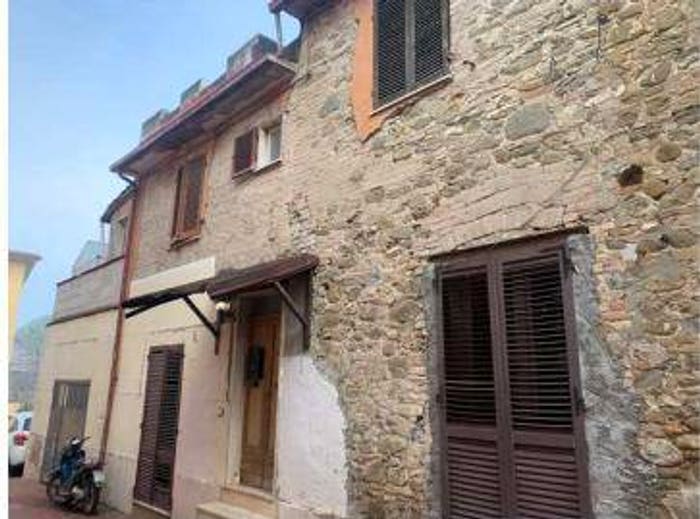 Appartamento quadrilocale in vendita in Frazione Costano Via Santa Lucia Bastia Umbra PG, Bastia, Bastia Umbra