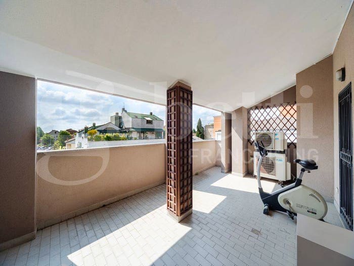 Casa quadrilocale in vendita in Via Felice Cavallotti, Triante, Monza