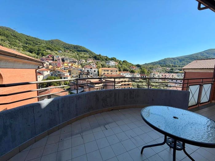 Appartamento quadrilocale in vendita in Via Repubblica, Albiano Magra, Aulla