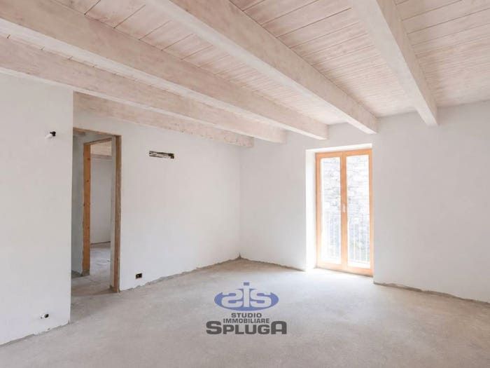 Appartamento trilocale in vendita in Via alla Chiesa, Centro, Dubino