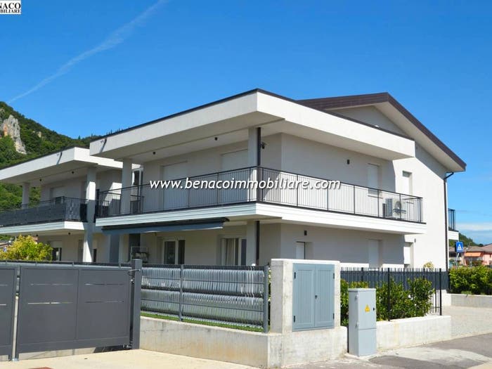 Appartamento quadrilocale in vendita in Via Ca' del Ri, Centro, Affi