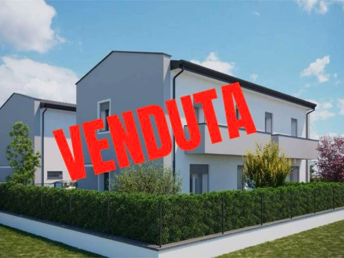 Casa quadrilocale in vendita in Via Palatucci, Cortile, Carpi