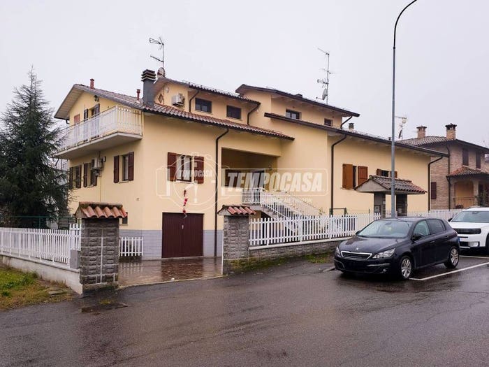 Casa quadrilocale in vendita in Via Cesare Battisti, Roteglia, Castellarano