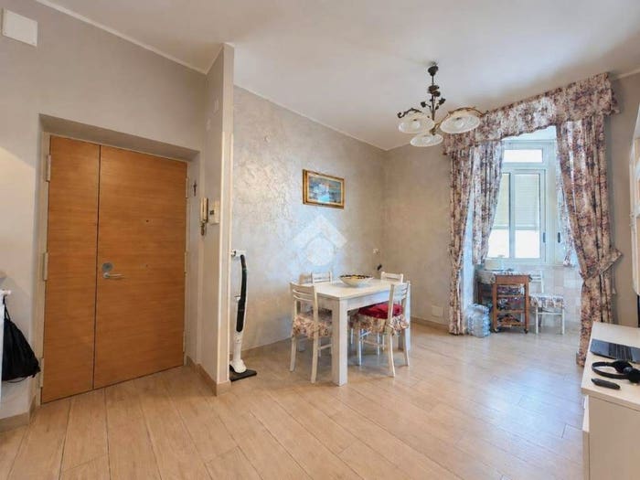 Appartamento trilocale in vendita in Via Privata Detta Maffettone, Secondigliano, Napoli