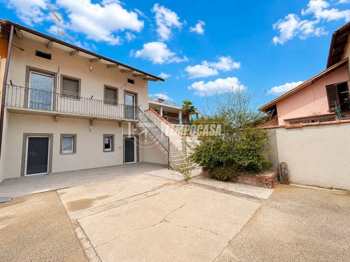 Casa quadrilocale in vendita in Via Garibaldi, Centro, Cigliano