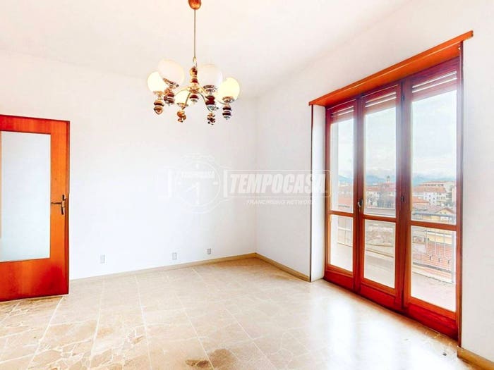 Appartamento trilocale in vendita in Via Duccio Galimberti, Centro, Orbassano
