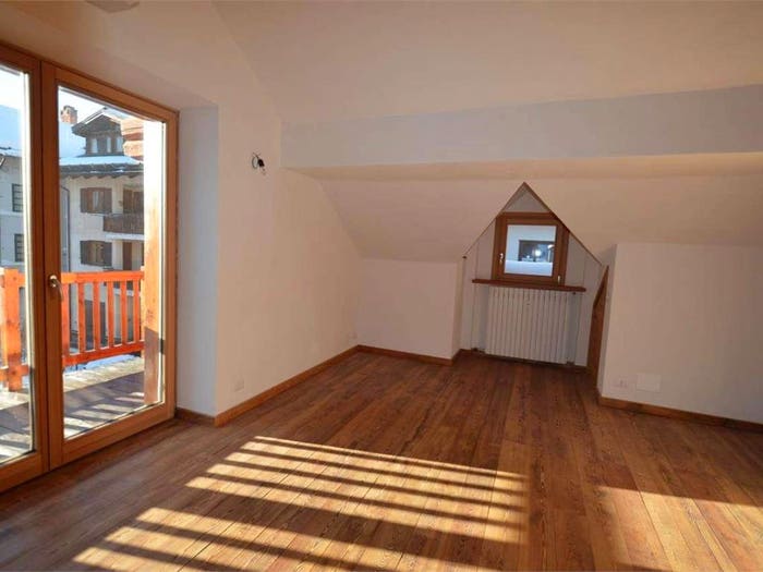 Appartamento trilocale in vendita in Via Umberto I, Claviere