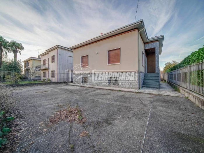 Casa trilocale in vendita in Via Dante Alighieri, Fagnano Olona