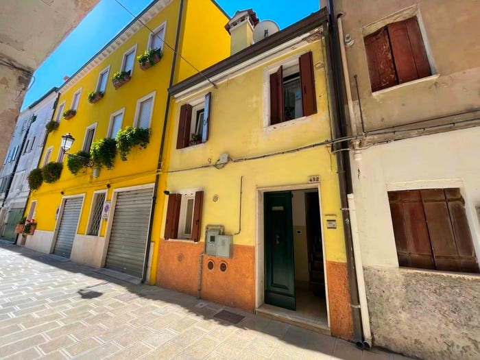 Appartamento trilocale in vendita in calle San Nicolò, Centro Storico, Chioggia