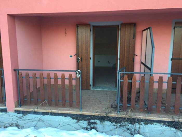 Appartamento trilocale in vendita in Via Rigone, Pievepelago
