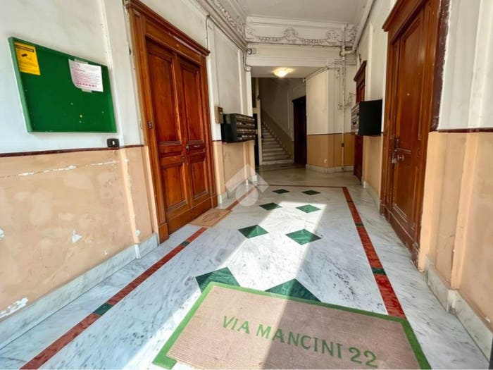 Appartamento trilocale in vendita in Via antonio mancini, Vomero, Napoli