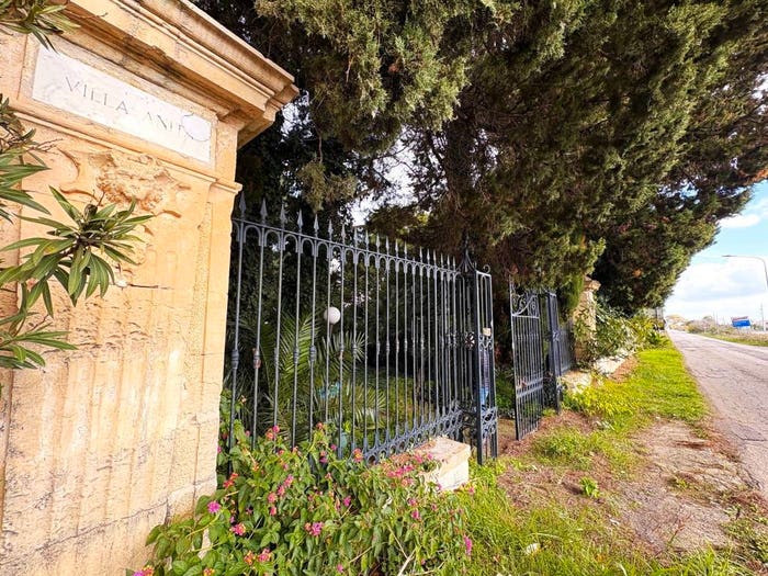Casa con 6 locali in vendita in Via Novembre, Magliano, Carmiano
