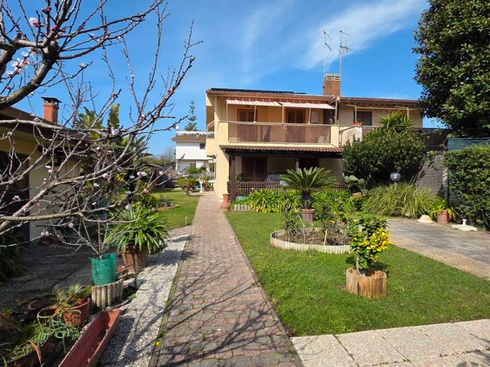 Casa con 5 locali in vendita in Via della Stazione, Villa Claudia, Anzio
