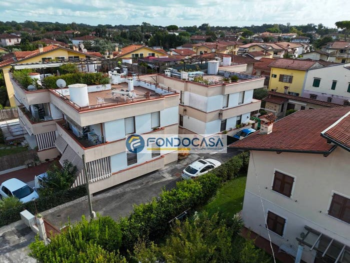 Appartamento con 5 locali in vendita in Via san Giuseppe Vecchio, Marina di Massa Centro, Massa