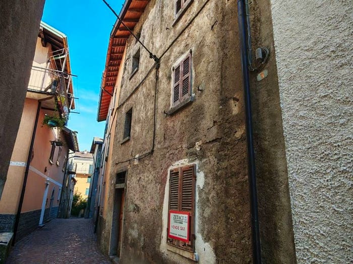 Casa con 5 locali in vendita in Via Tardet, Occagno, Schignano