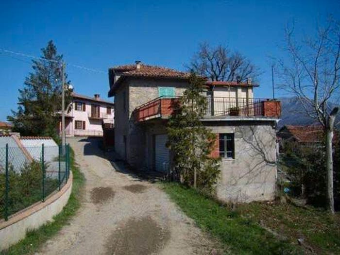 Casa con 6 locali in vendita in Località Pozza, Camporgiano