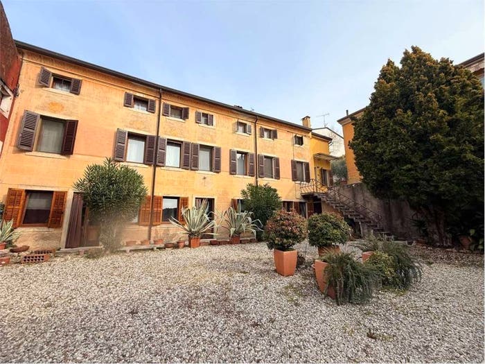 Casa con 6 locali in vendita in Centro, Cazzano di Tramigna
