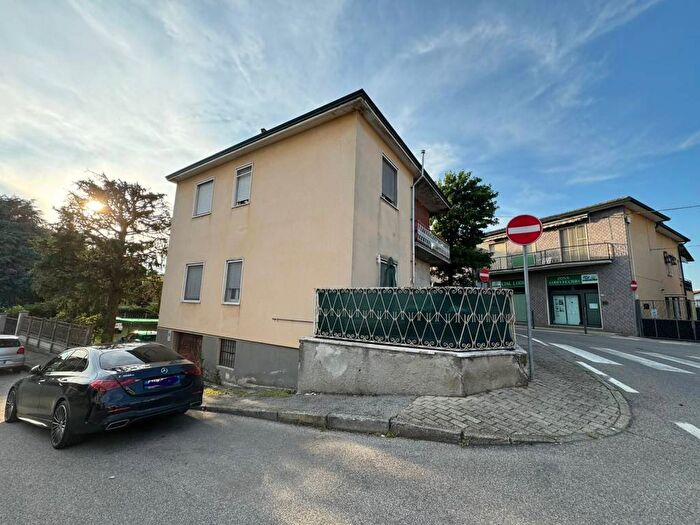 Appartamento con 6 locali in vendita in Via Libertà, Centro, Lodi Vecchio