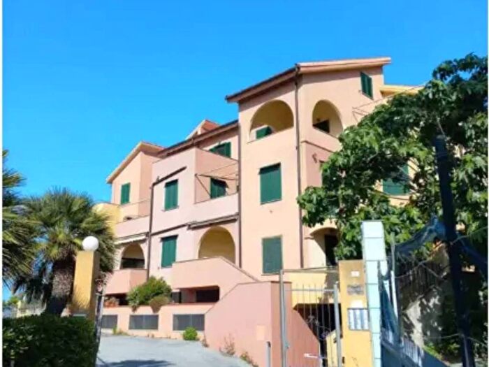 Appartamento quadrilocale in vendita in Via Bonfante, Piani Ciapin, Cipressa