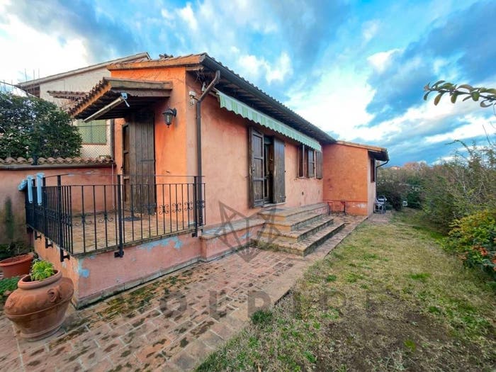 Casa trilocale in vendita in Via Cinque Cerri, Centro, Bettona