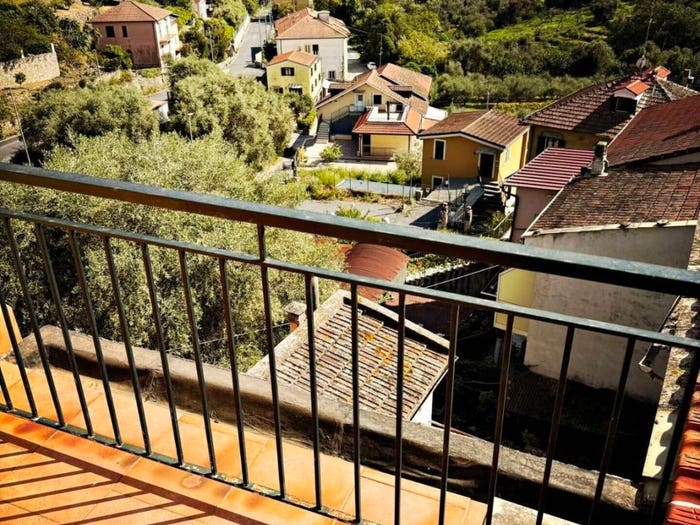 Appartamento con 5 locali in vendita in via Artallo, Porto Maurizio, Imperia