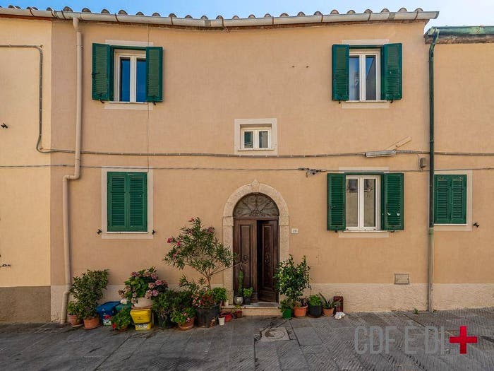Appartamento trilocale in vendita in Via Castello, Pomarance