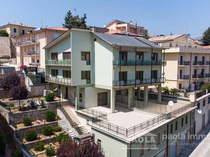 Appartamento con 6 locali in vendita in Via Carlo Chiarizia, Duomo Fontana Luminosa, L'Aquila