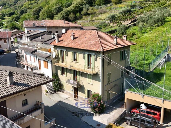 Casa con 6 locali in vendita in Via Maggiore, Centro, Dubino