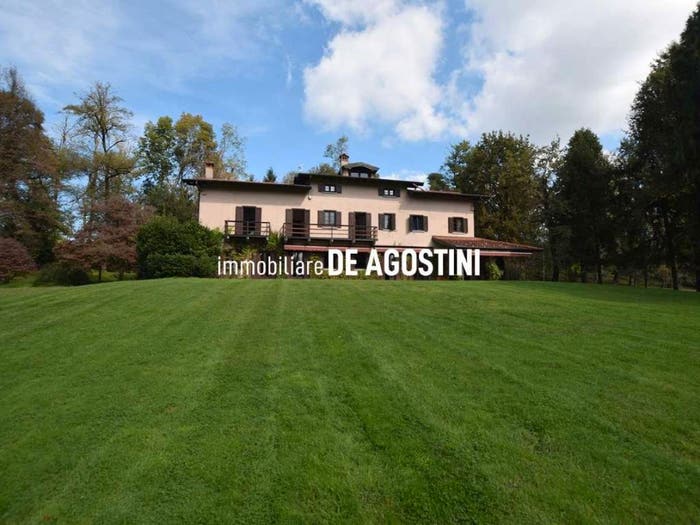 Casa con 6 locali in vendita in via Santuario, Borgo Ticino
