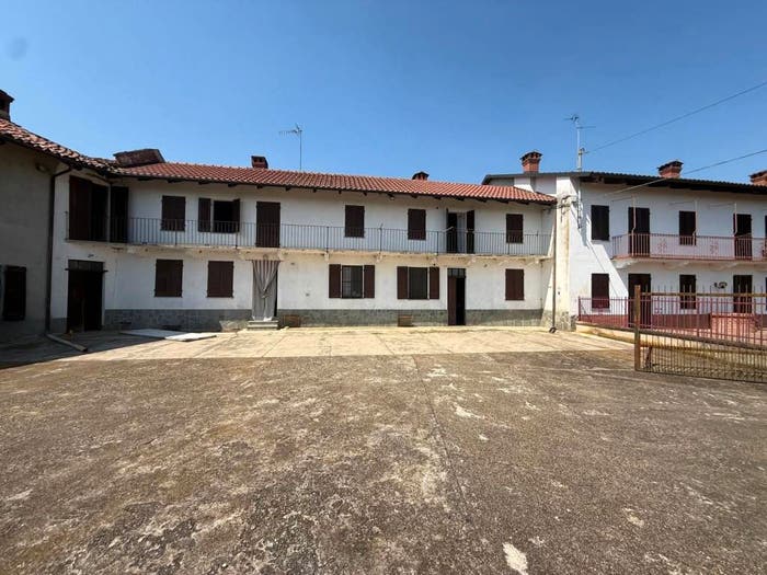 Casa con 6 locali in vendita in Via Mongiglietto, Cortazzone